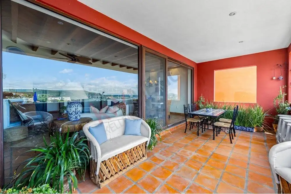 Beautiful remodeled home with spacious outdoor patio in Capilla de Piedra, offering stunning views a.