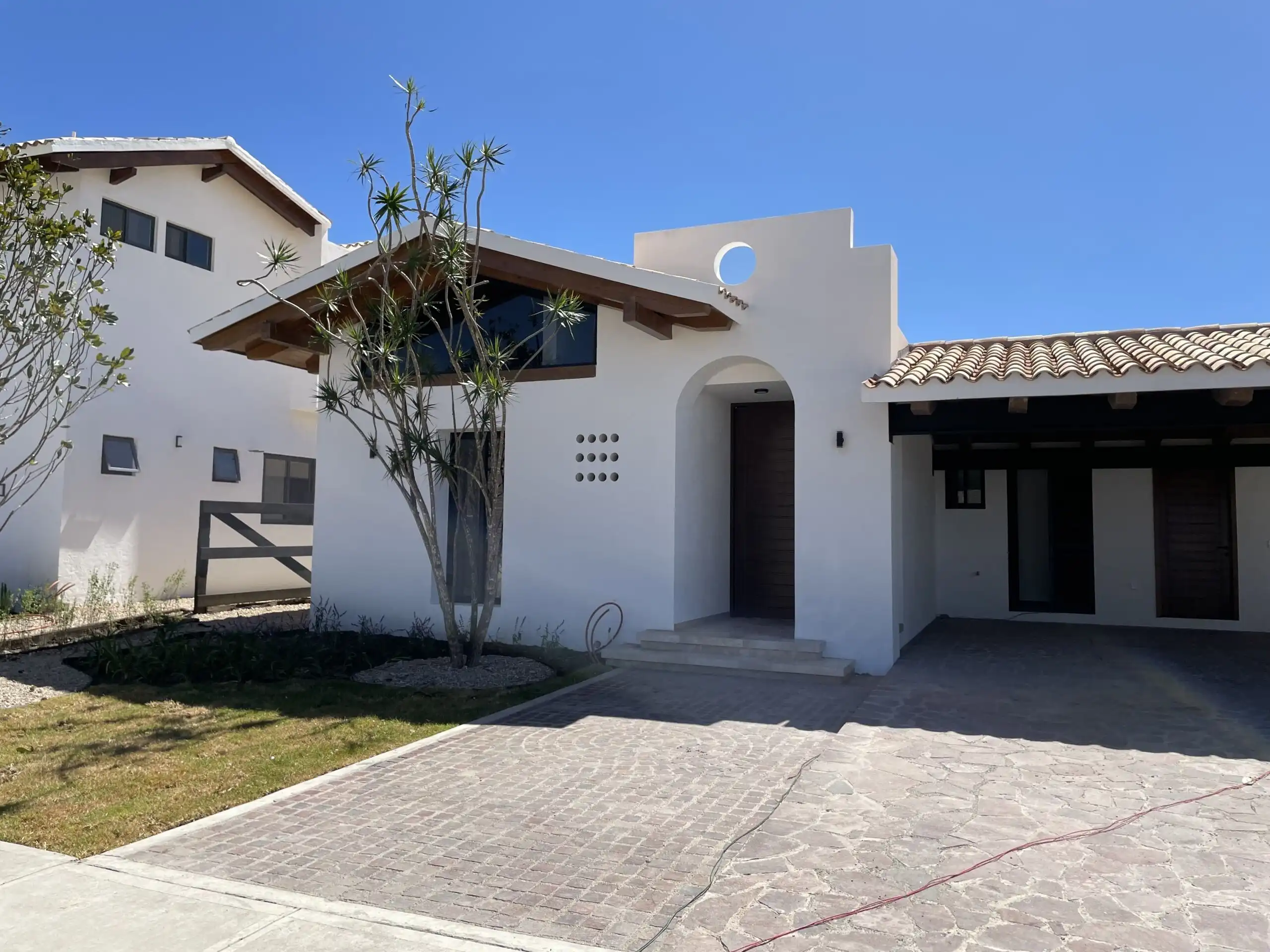 Elegant white estate home with modern design in San Miguel de Allende.