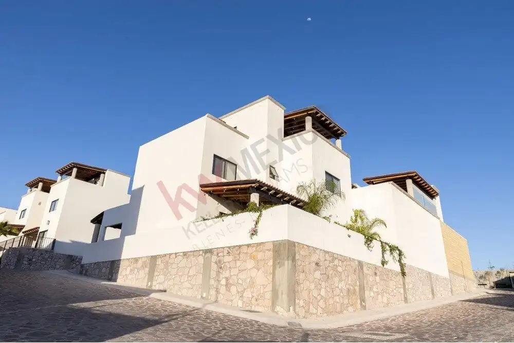 Modern turnkey luxury home with rooftop views in San Miguel de Allende.