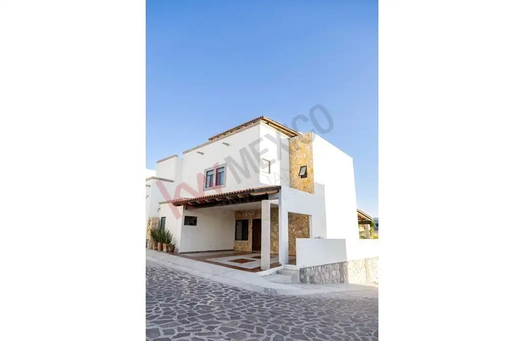 Elegant turnkey house with rooftop views in La Condesa, San Miguel de Allende, featuring 4 bedrooms.