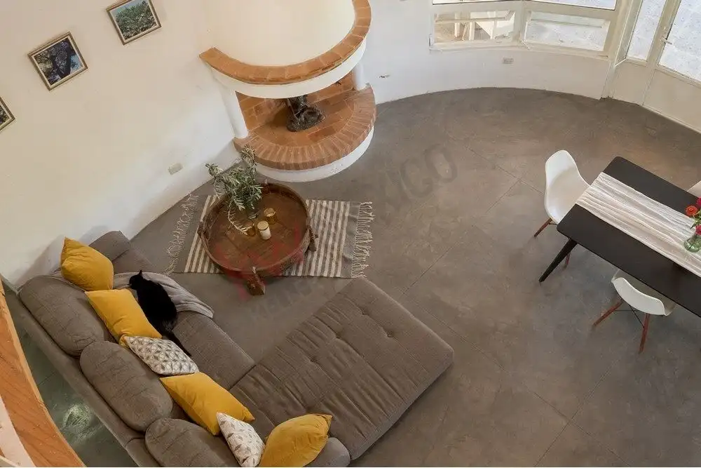 Modern Rancho Los Labradores Living Room Spacious living area in a modern home in Rancho Los Labradores, San Miguel de Allende, featuring a c.