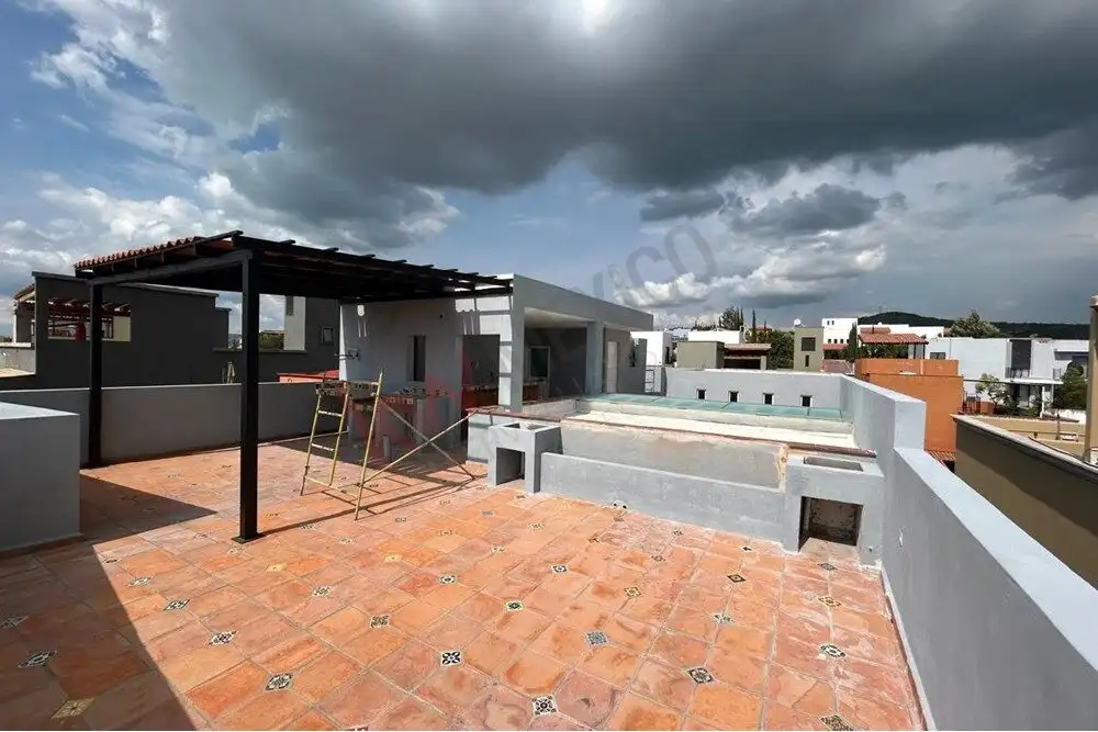 Rooftop terrace with outdoor space and city views in El Capricho, San Miguel de Allende.