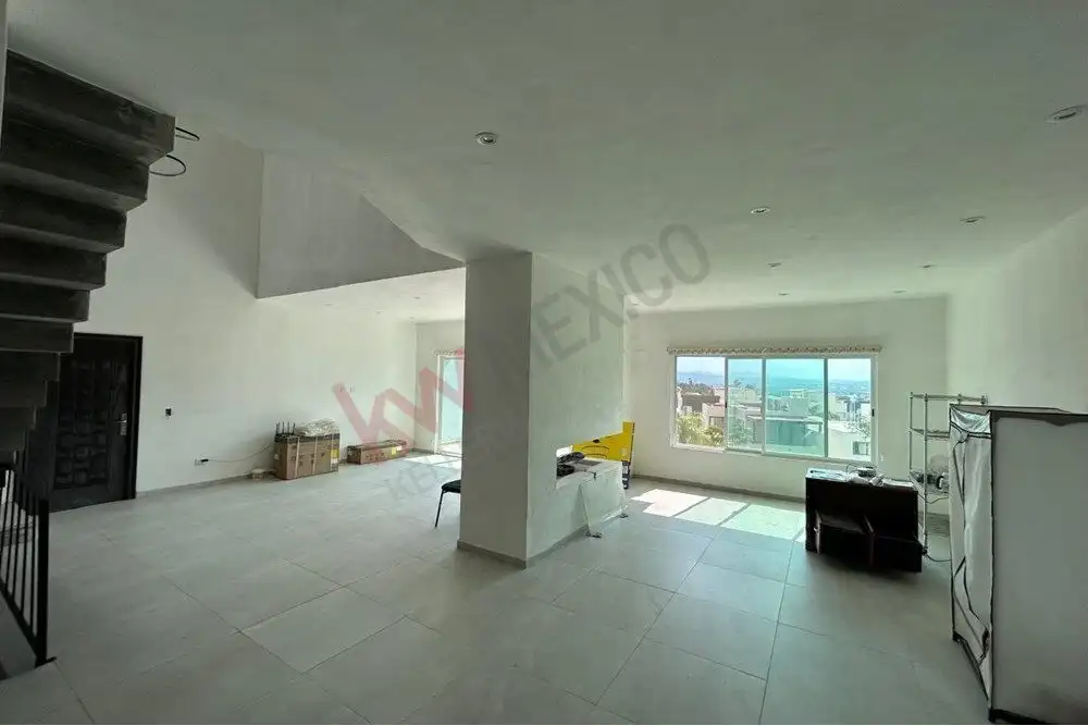 Spacious living area in a 3-bedroom house with studio and rooftop in San Miguel de Allende.