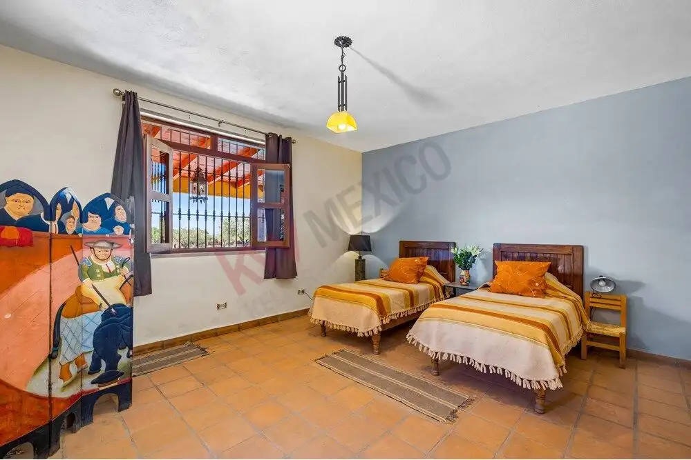 Ranch for Sale in San Miguel de Allende with guest houses and stables, ideal for country estate livi.