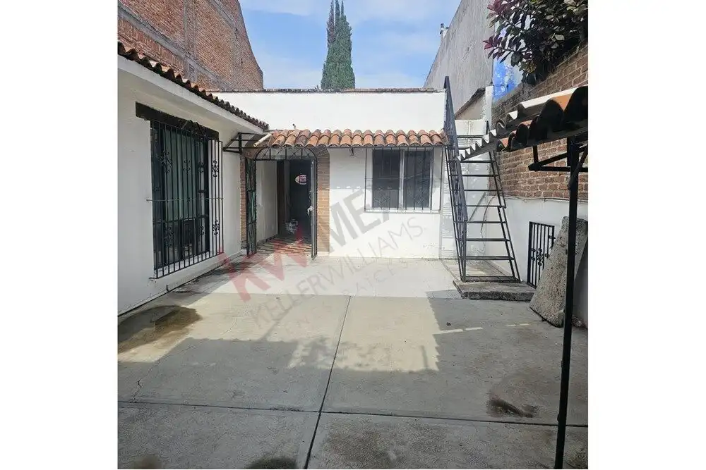 Charming San Miguel de Allende Home Bright courtyard of a single-story house near downtown San Miguel de Allende.