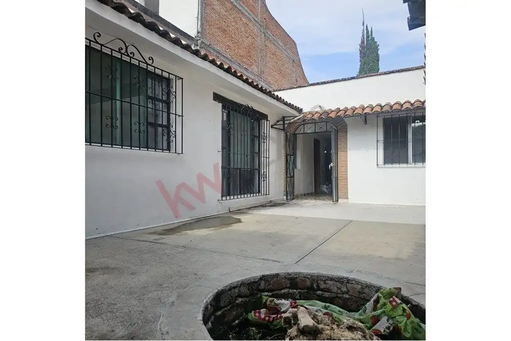 Story Home Near Centro Story house with three bedrooms close to San Miguel de Allende center.