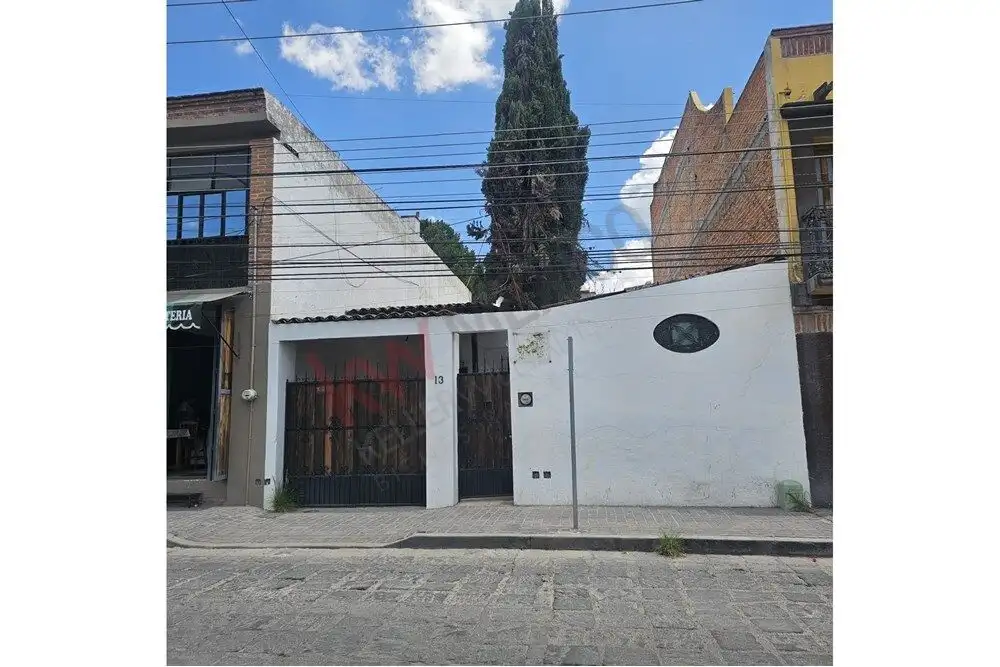 Charming San Miguel de Allende Home Story house near downtown San Miguel de Allende with 3 bedrooms and modern amenities.