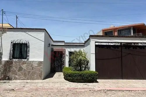 Story home for sale in Rancho Los Labradores, San Miguel de Allende, featuring a cozy entrance and l.