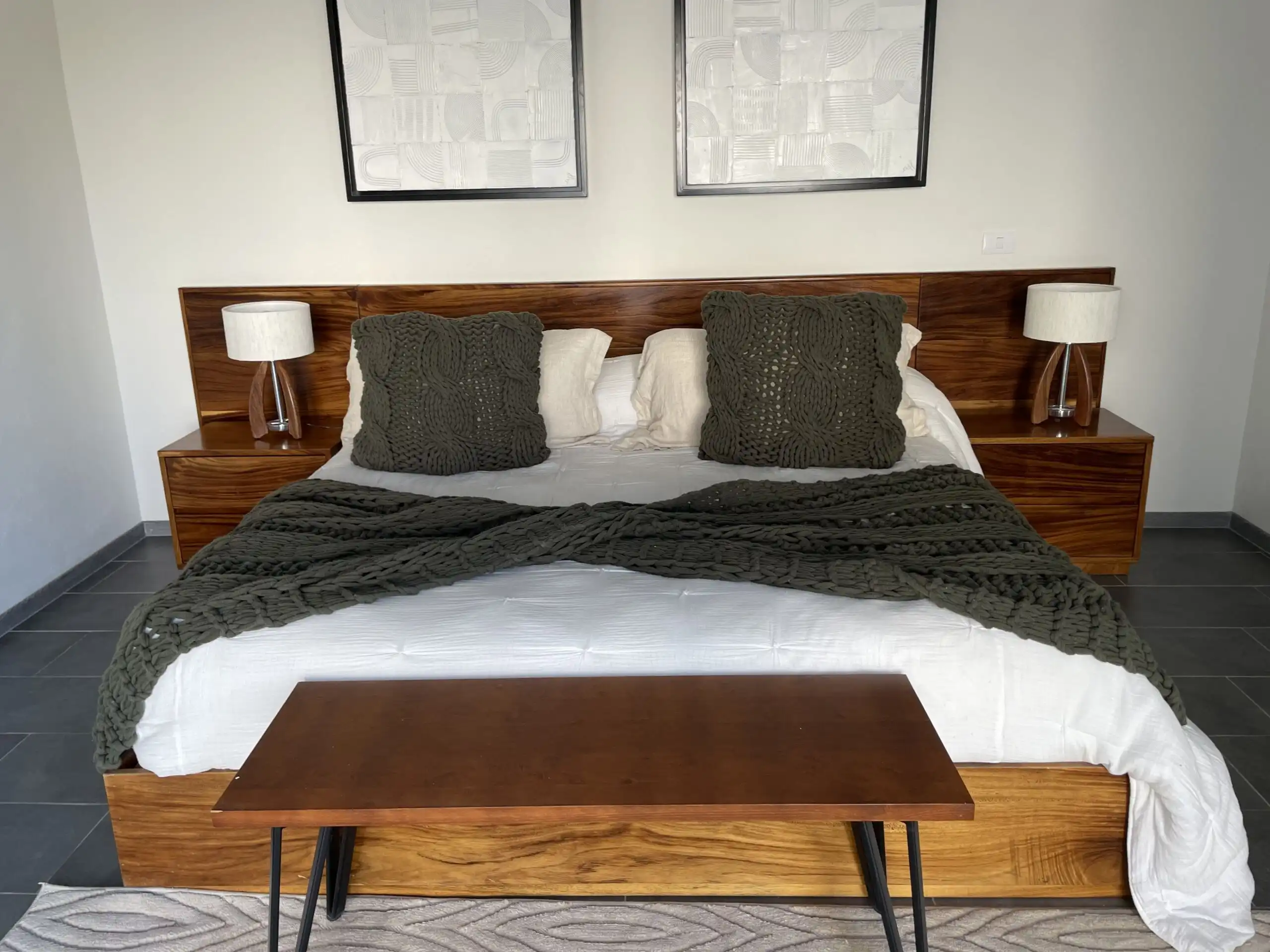 Spacious bedroom with modern decor in Residencial Barroco, San Miguel de Allende.