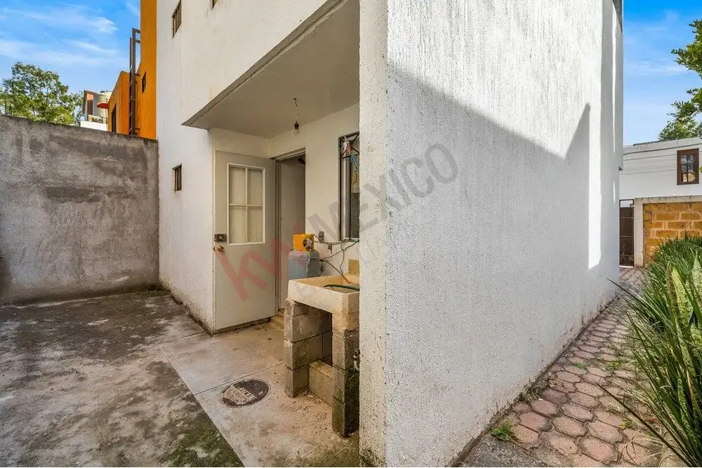 Small house exterior with outdoor sink near Centro in San Miguel de Allende.