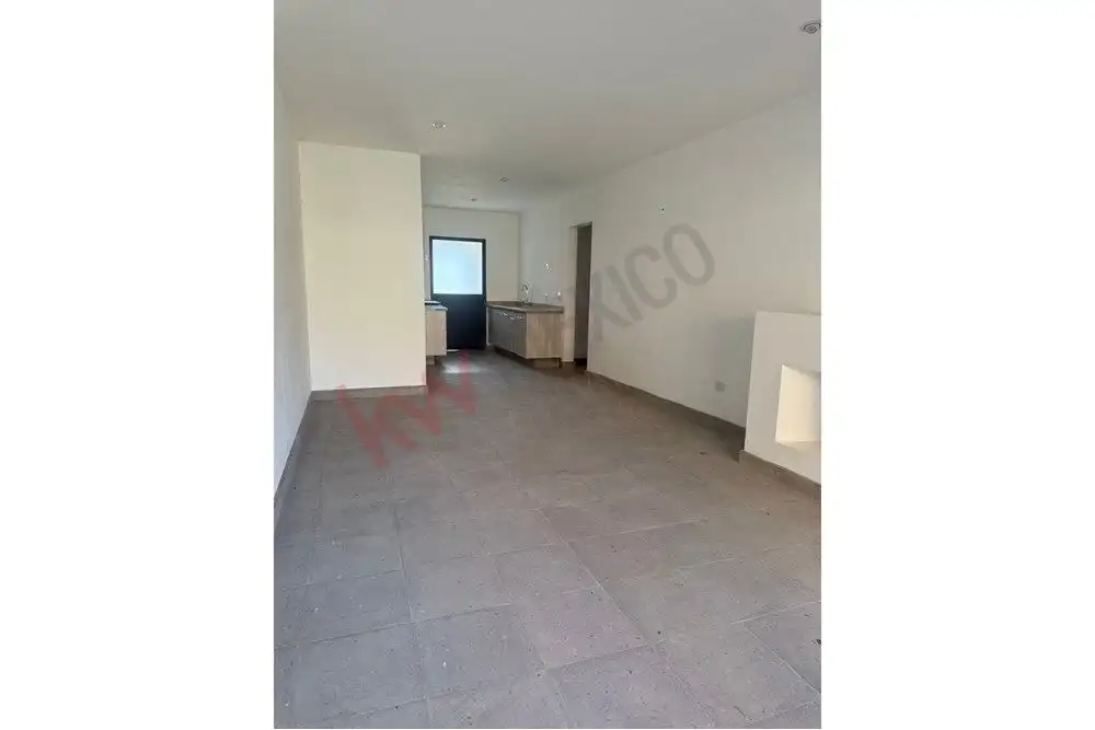 Bright, spacious ground-floor apartment with modern finishes in Arcos de San Miguel. Perfect for com.