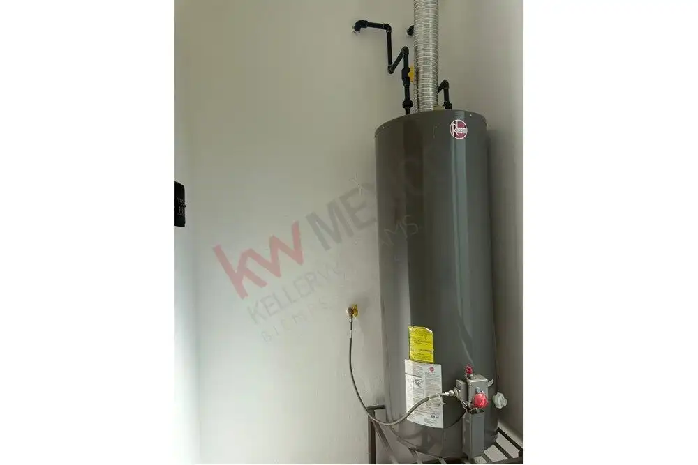 Water heater installation in a modern apartment in Arcos de San Miguel.