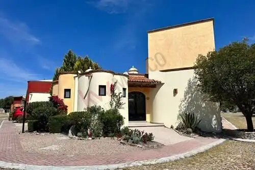 Charming villa with separate apartment for sale in Rancho Los Labradores, San Miguel de Allende. Ide.