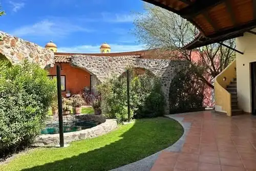 Villa with independent apartment for sale in Rancho Los Labradores, San Miguel de Allende, featuring.