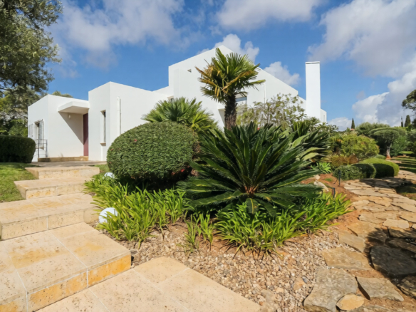 c2 89b77864 f757 40d7 8d5a 047cce40498a