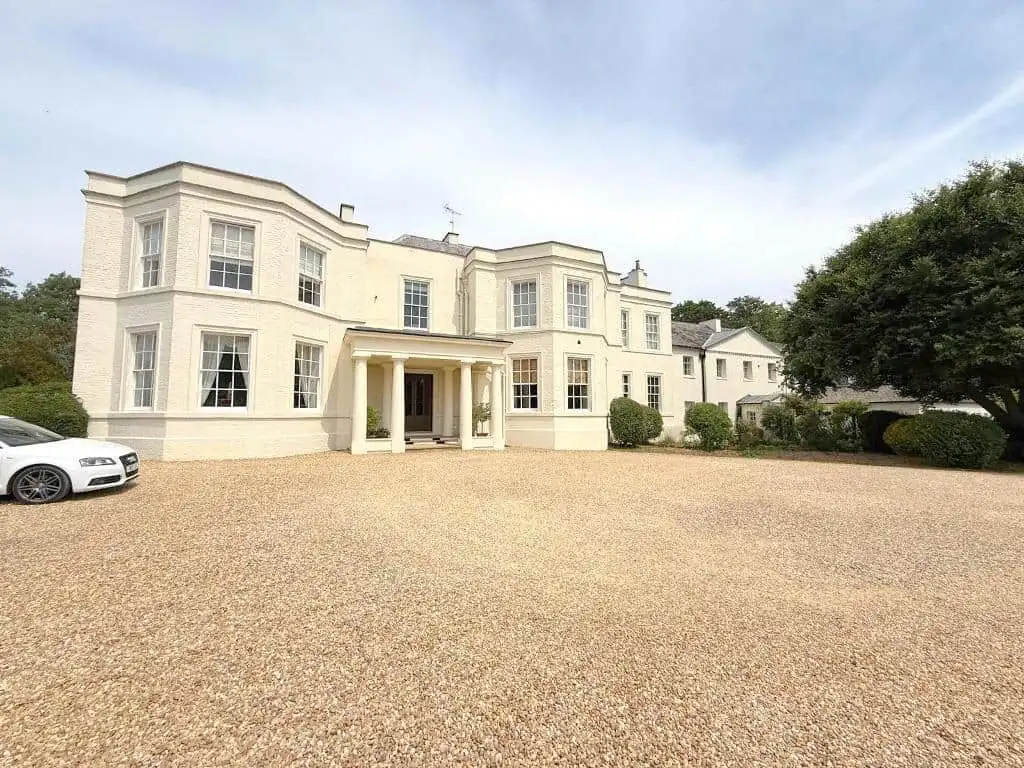 Luxury 3 Bed Apartment in Milton Keynes Luxury 3 Bed Apartment for Sale in Milton Keynes, Wavendon House Drive.