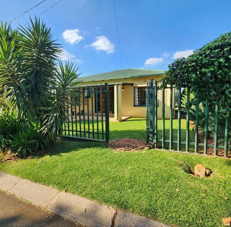House for sale in Albertville, Johannesburg South with lush garden and secure fencing. Ideal family.