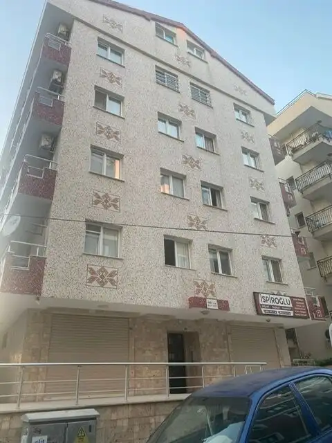Spacious 3-bedroom penthouse apartment in Kusadasi with sea views and modern amenities.