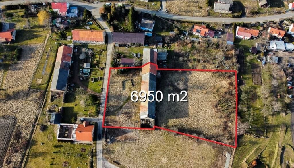 Spacious 6950 m2 property in Lubiechowa ideal for redevelopment projects.