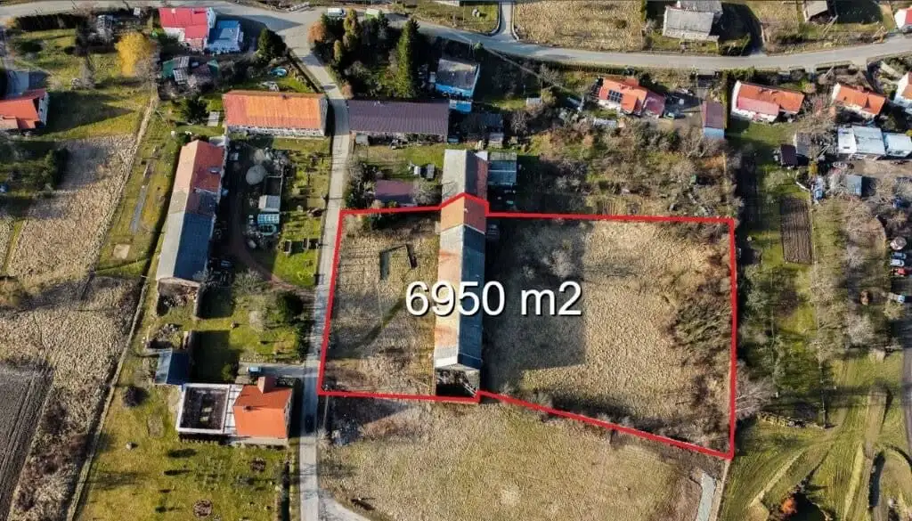 Spacious 6950 m2 property in Lubiechowa ideal for redevelopment projects.