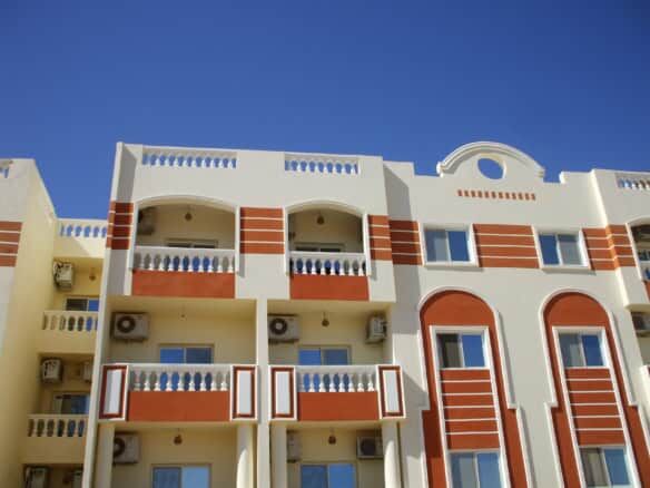 Modern 1-bedroom apartment in Oasis 5 complex, Hurghada, Egypt.
