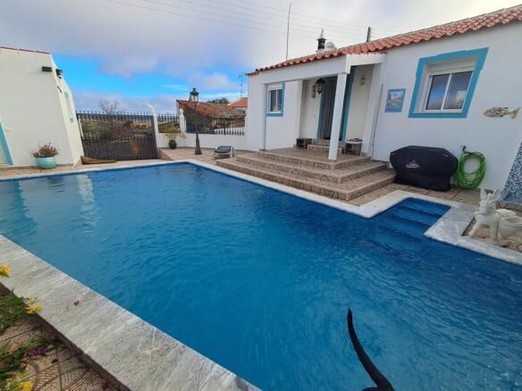 Beautiful 3-bedroom villa with private pool in Castro Marim Faro Algarve. Perfect for family living.