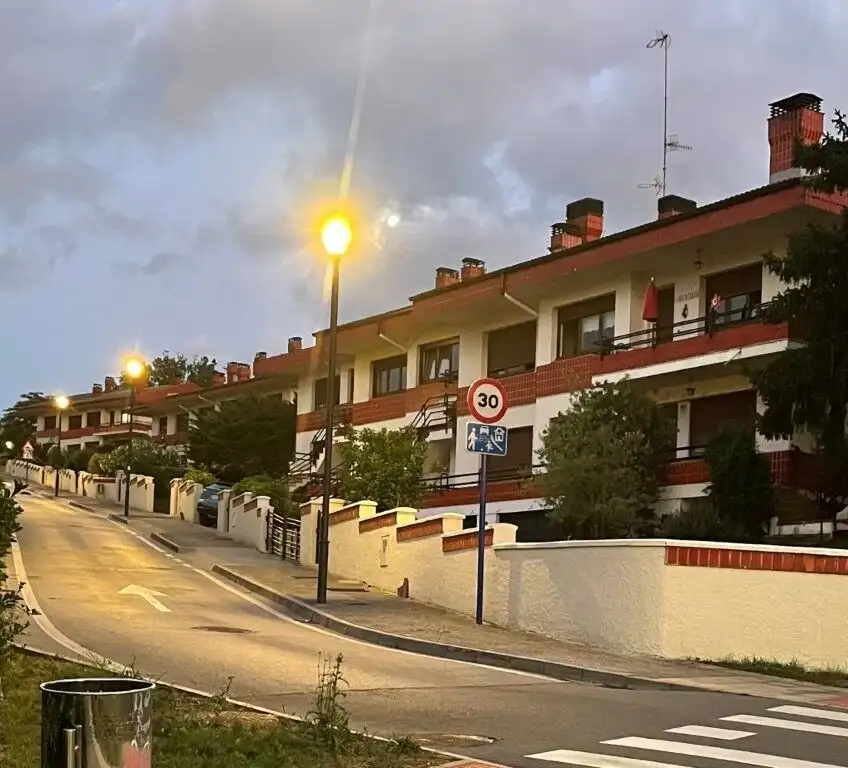 Elegant 3-bedroom apartment for sale in Mungia, featuring spacious balconies and contemporary design.