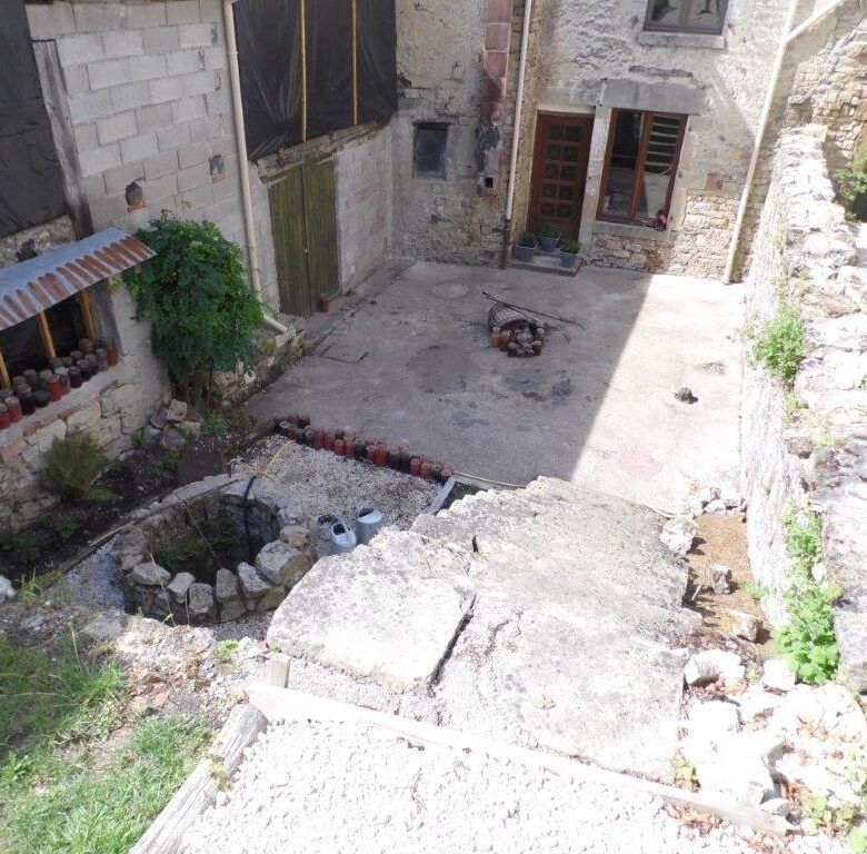 Cozy village house with outdoor space in Jussey, ideal for renovation or holiday home.