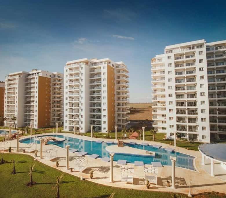 Modern 2-bedroom apartment with pool view in Caeser’s Resort North. Perfect for investment or holida.