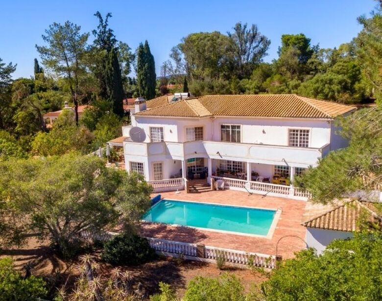 Luxury 5 Bedroom Algarve Estate with Pool and Annexe.