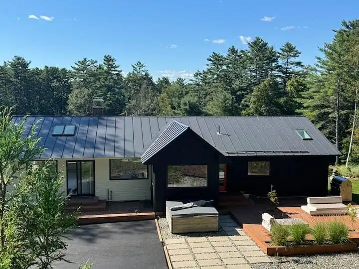 Elegant 5-bedroom house for sale in Hanover, New Hampshire, featuring modern design and spacious out.