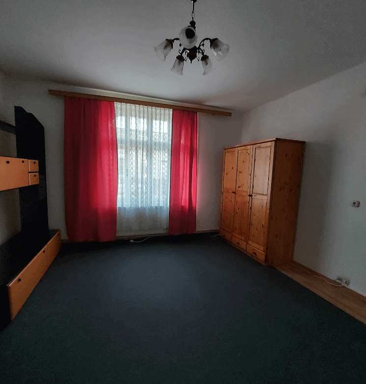 Interior of a room in a building with 4 apartments for sale in Wilhelmsburg.