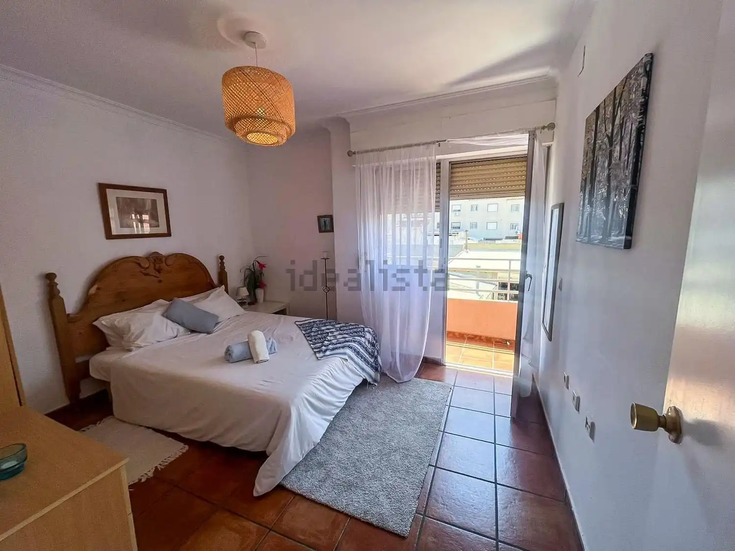 Spacious 3-bedroom apartment with bright interiors in Algorfa, perfect for comfortable living or inv.