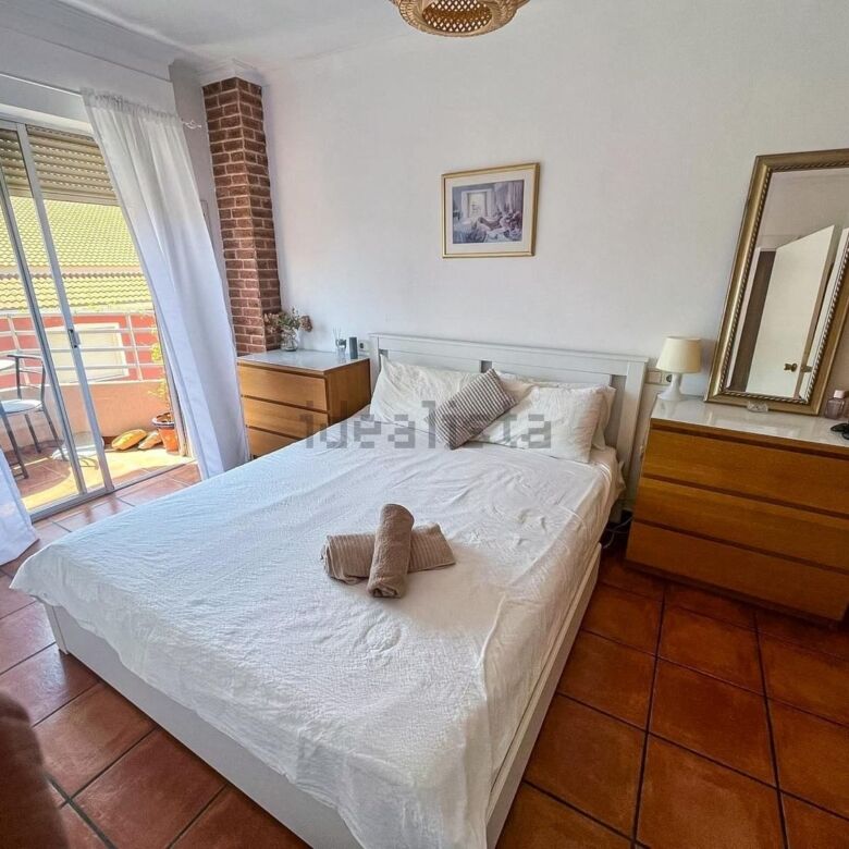 Spacious 3-bedroom apartment with balcony in Algorfa, perfect for comfortable living in a scenic loc.