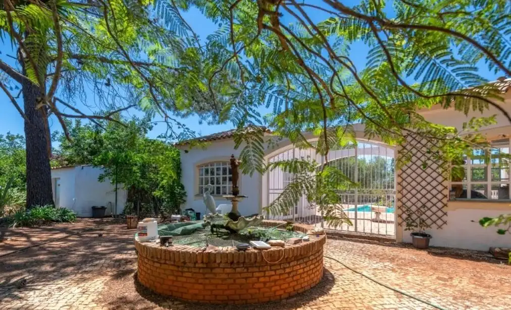 Luxury 5 Bed Country Estate & Annexe Luxury 5 Bed Algarve Country Estate with Annexe for Sale.