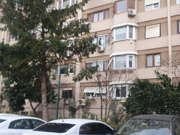 Bright 2-bedroom apartment with balcony in Atakoy, Istanbul, featuring city views and modern ameniti.