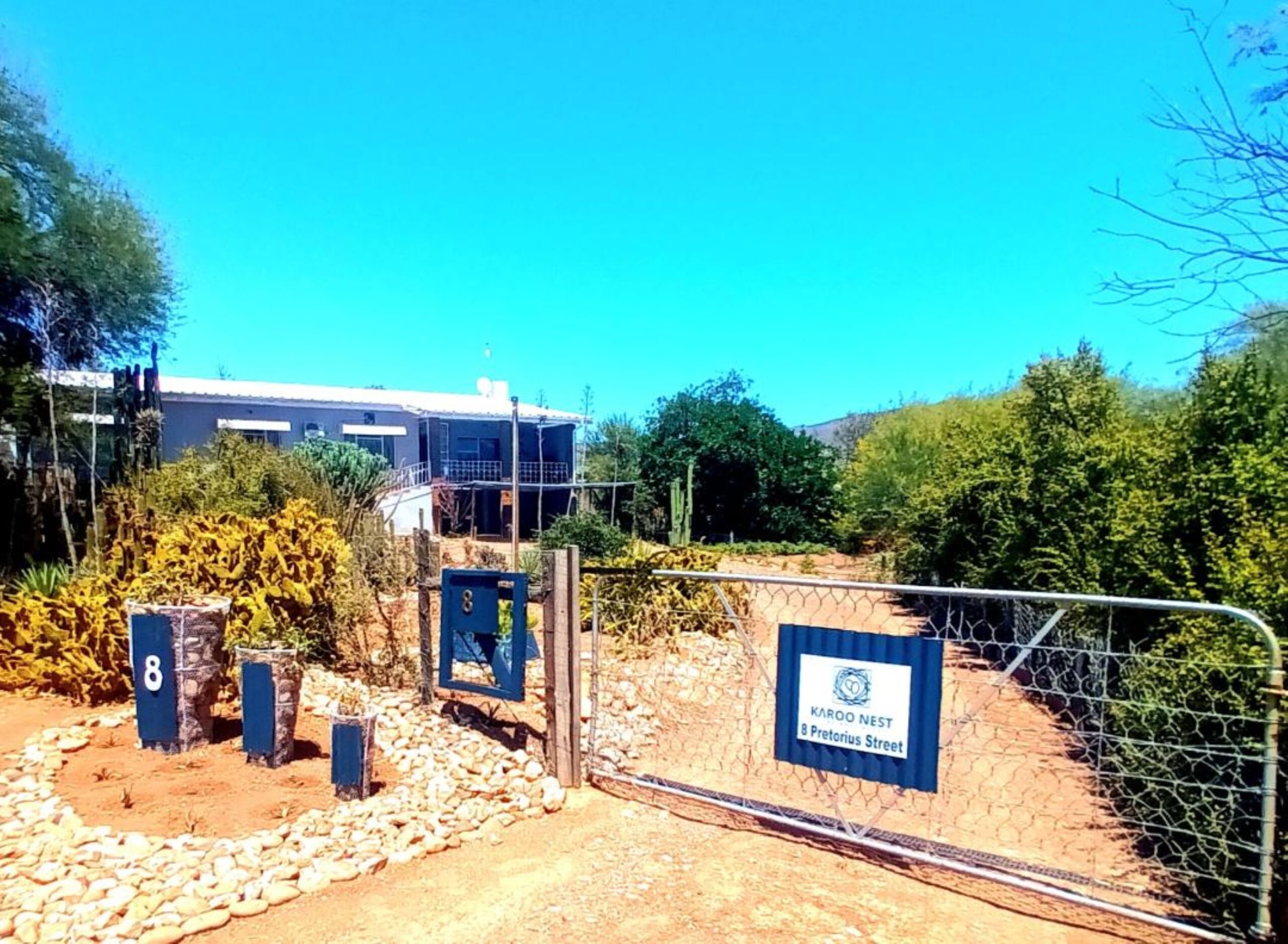 Beautiful property with house and guest units for sale in Calitzdorp, Western Cape, South Africa.