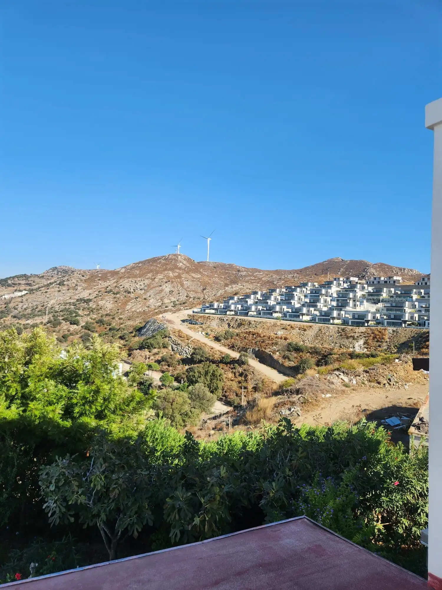 Luxury 3 Bed Villa in Gumusluk with Sea View Sea view luxury 3-bedroom villa in Gumusluk, Bodrum, offering modern amenities and stunning hillside.