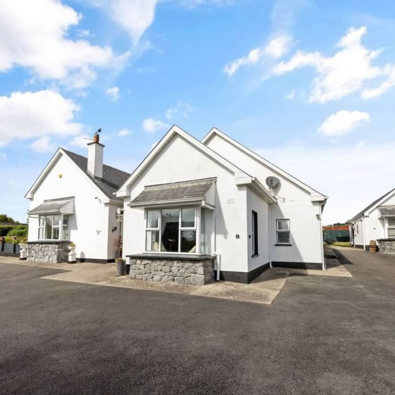 Charming 3-bedroom house for sale in Ballycorrigan, Ballina, Co Tipperary, featuring modern design a.