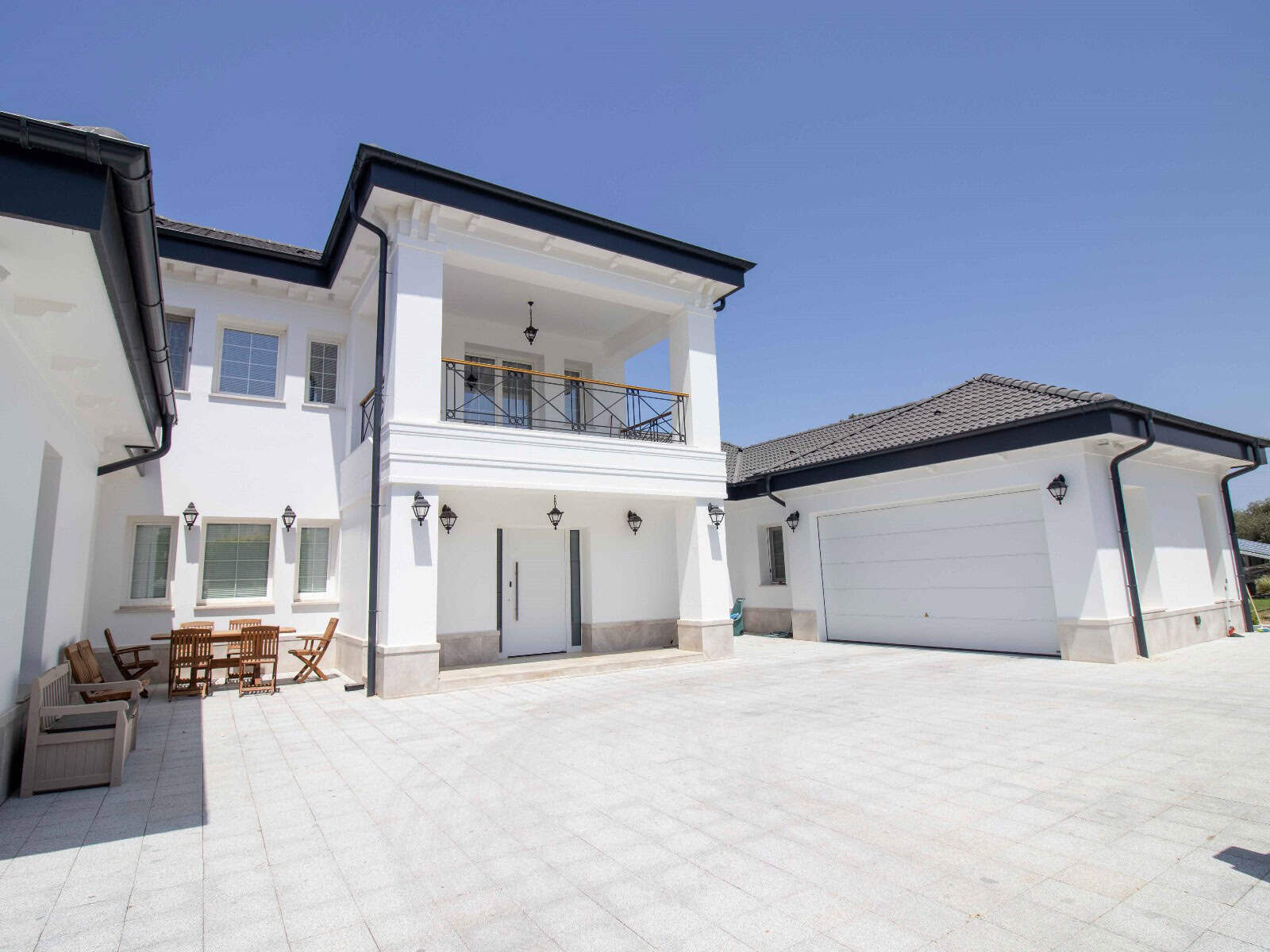 Luxury 4 Bed Villa in Kyrenia North Luxury 4 Bed Villa for Sale in Kyrenia North with modern design and spacious outdoor area. Perfect f.