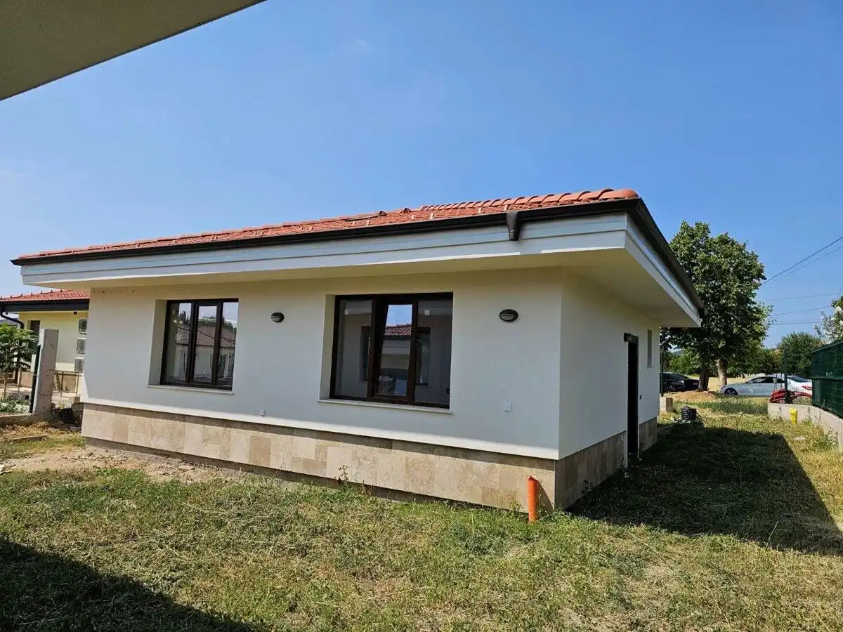 Beautiful 2-bedroom villa for sale in Hissaria, Plovdiv, Bulgaria, featuring a contemporary design a.