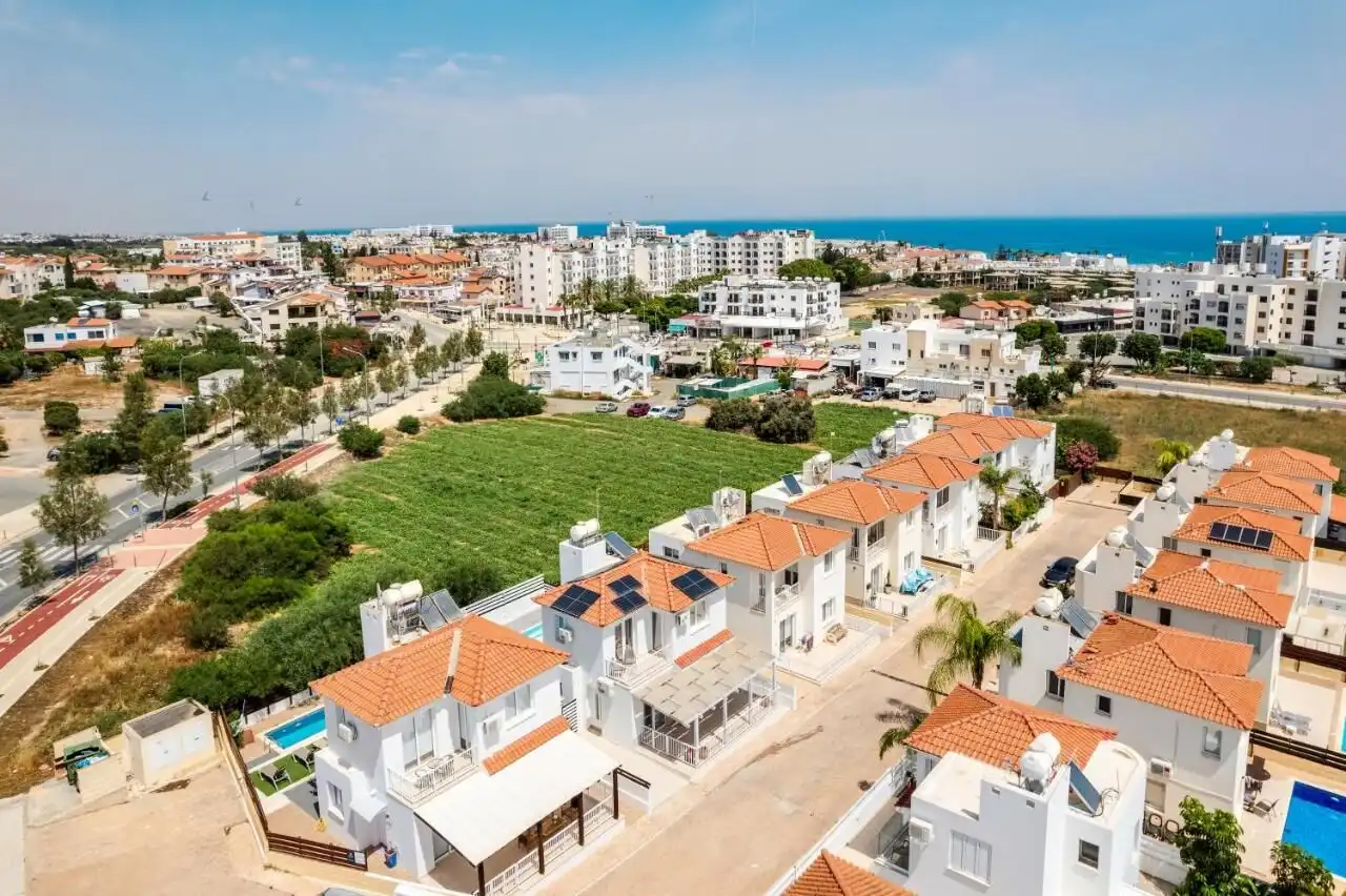 Elegant 3-bedroom villa with modern amenities in Pernera, Paralimni, Cyprus. Perfect for comfortable.
