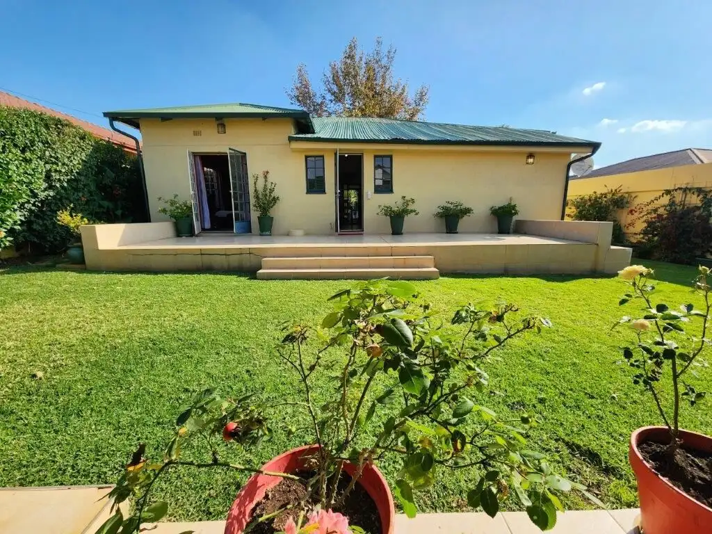 Beautiful 4-bedroom house with spacious yard in Albertville Johannesburg South.