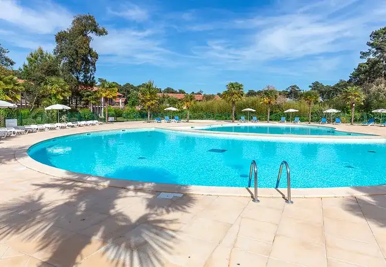Pool at Alle Des Dunes Ondre residential complex, ideal for relaxation and leisure.