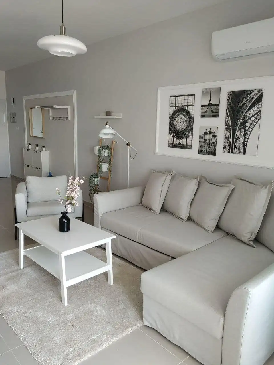 Stylish 2-bedroom apartment interior in Caeser’s Resort North, featuring contemporary decor and cozy.