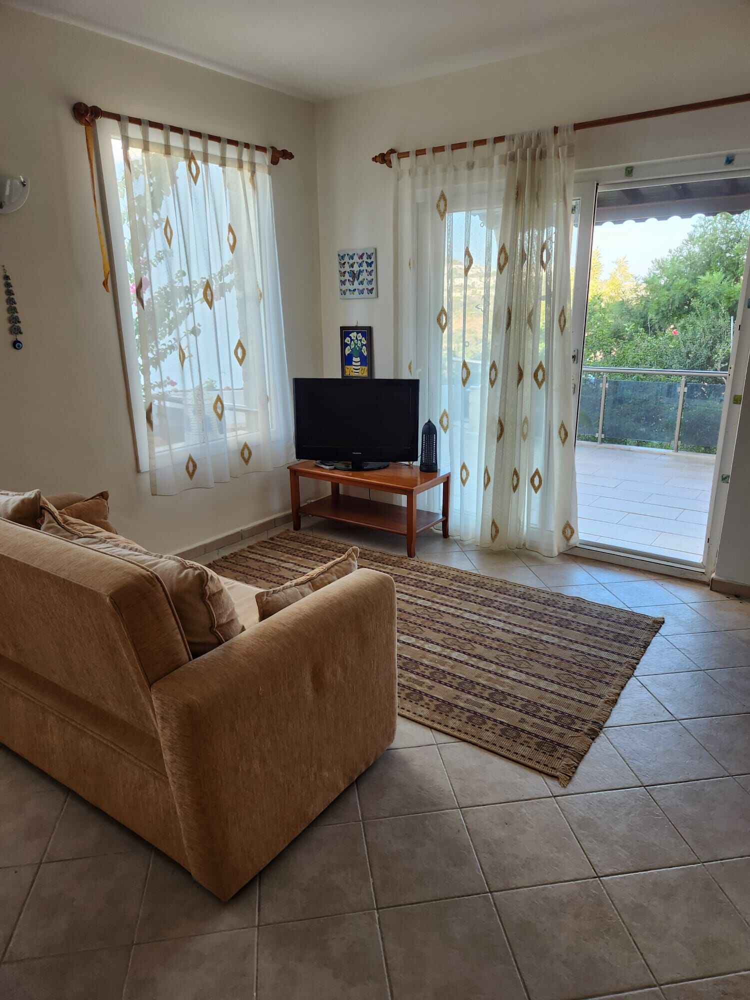 Luxury 3 Bed Villa for Sale in Grand Sea View 1 Gumusluk Villa with spacious living room and sea view in Gumusluk.