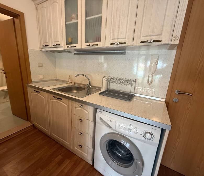 Furnished 1-bedroom apartment kitchen with washing machine, in Vineyards SPA Resort, 2 km from the s.