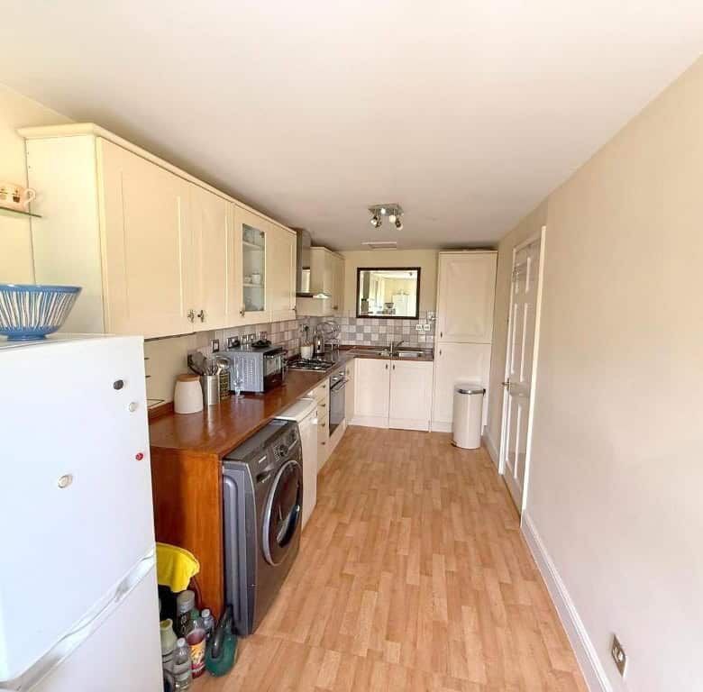 Luxury 3 Bed Apartment Kitchen in Wavendon House Drive, Milton Keynes.