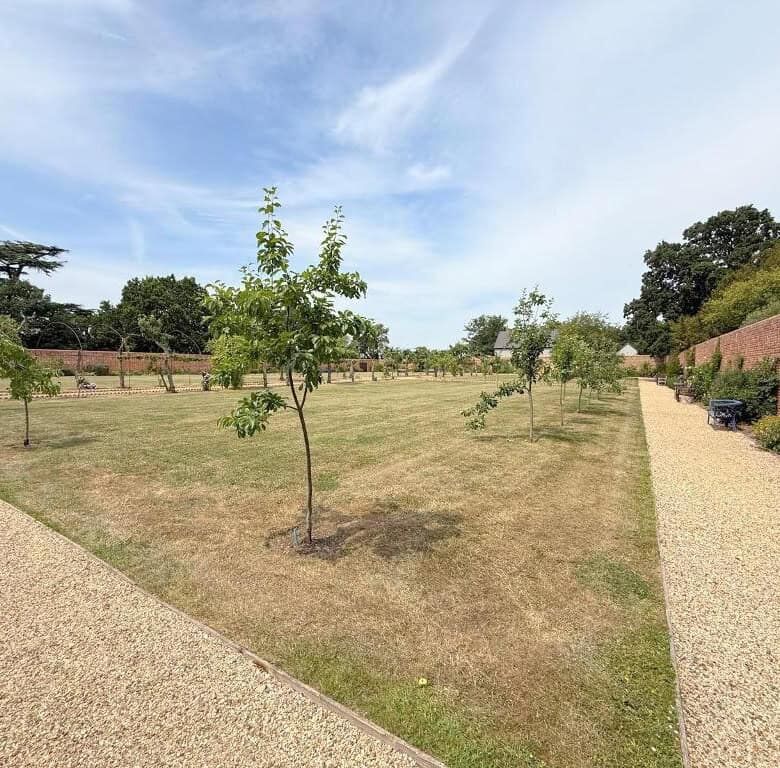Apartment for sale in Milton Keynes with spacious interiors and modern amenities.