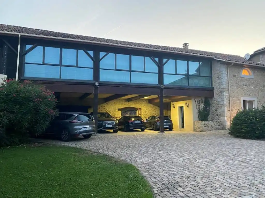 Elegant B&B with parking in Ausson, Haute Garonne, France.